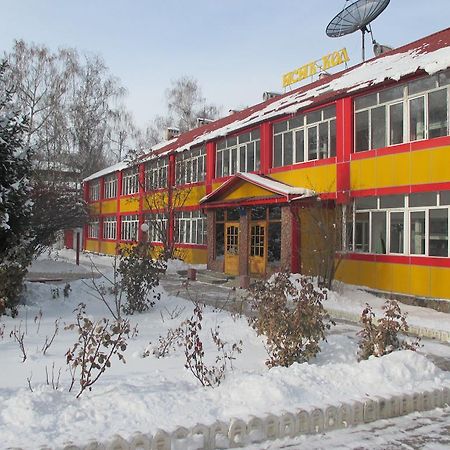 Otel Issyk-Kul Каракол Экстерьер фото